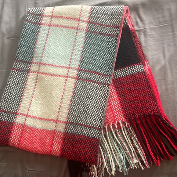 Scarf - Picture 3 of 3